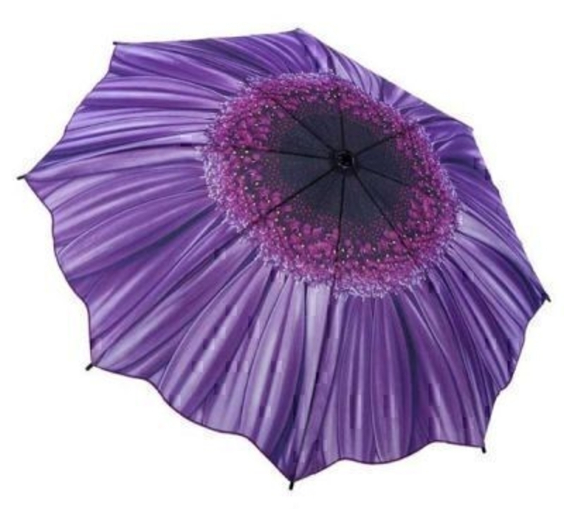 This is eye catching purple daisy flower umbrella is small and compact when closed but opens up to be very large providing plenty of coverage from the rain. A stunning, top selling range consisting of beautiful floral designs, with detailing and colours s